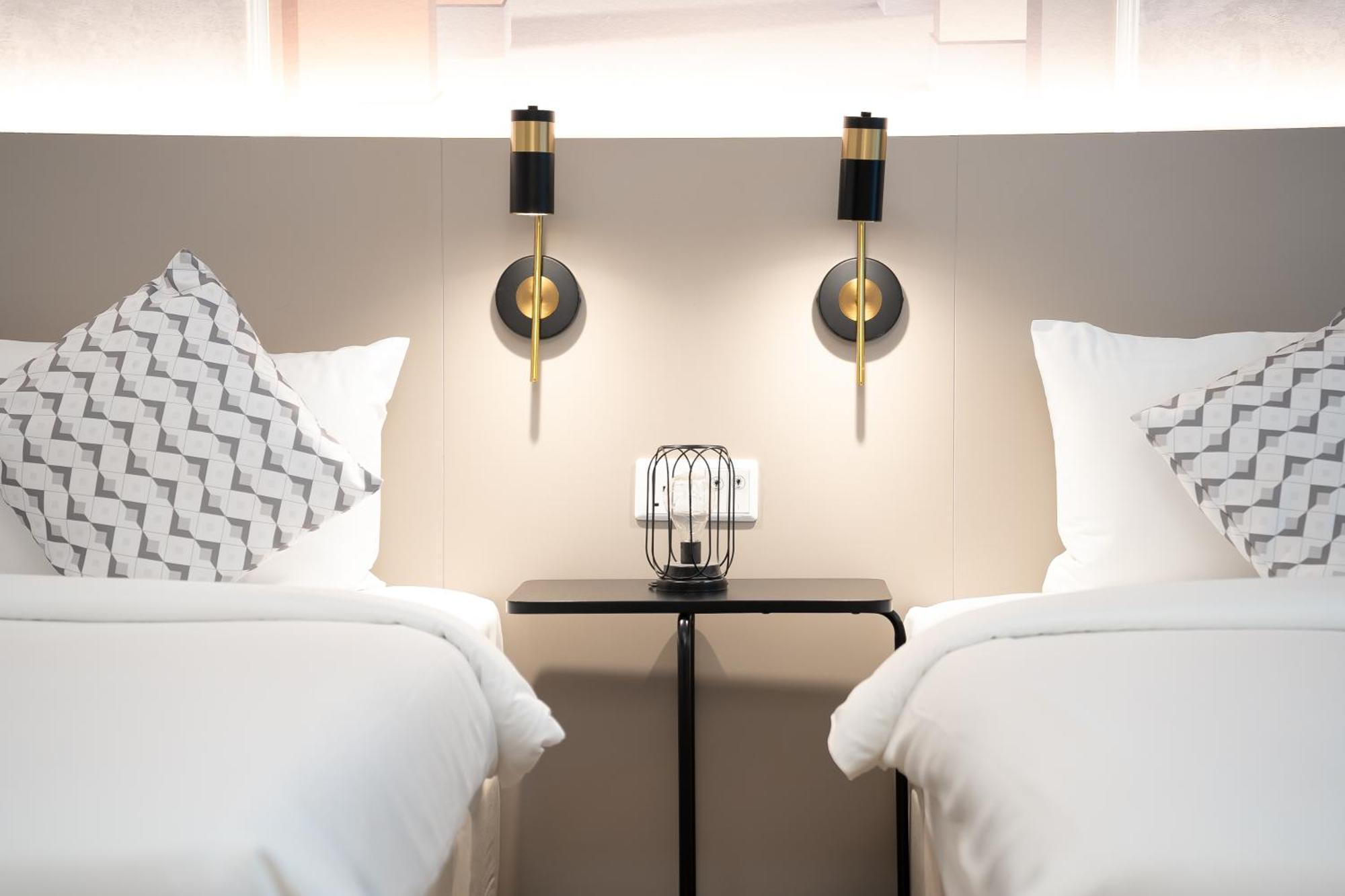 Mossaz Mana-Mana Suites Kuala Lumpur เปอตาลิงจายา ภายนอก รูปภาพ